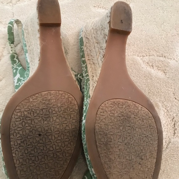 Naturalizer Green and cream espadrilles. - Picture 4 of 5